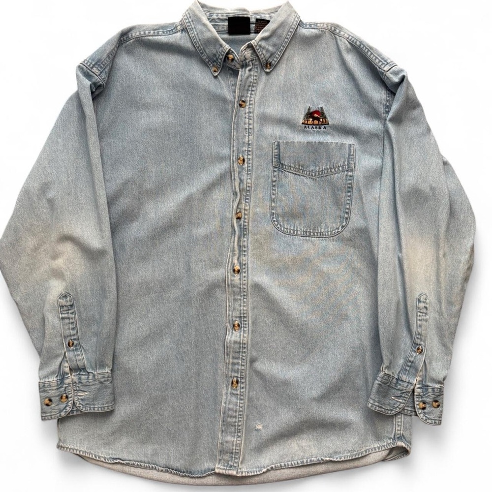 90s Light Wash Denim Button-Up Shirt w/ Embroidered Alaska Patch, Size Large